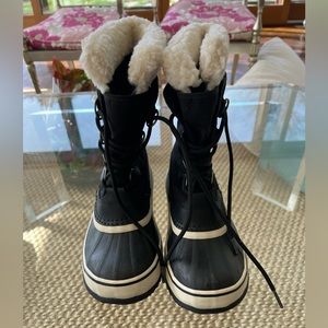 Black Sorel Winter Boot with fur size 8